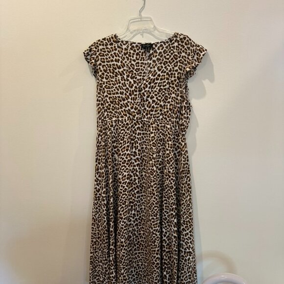 Jessica Simpson Dresses & Skirts - Long chettah flowy print dress - Jessica Simpson - XL
